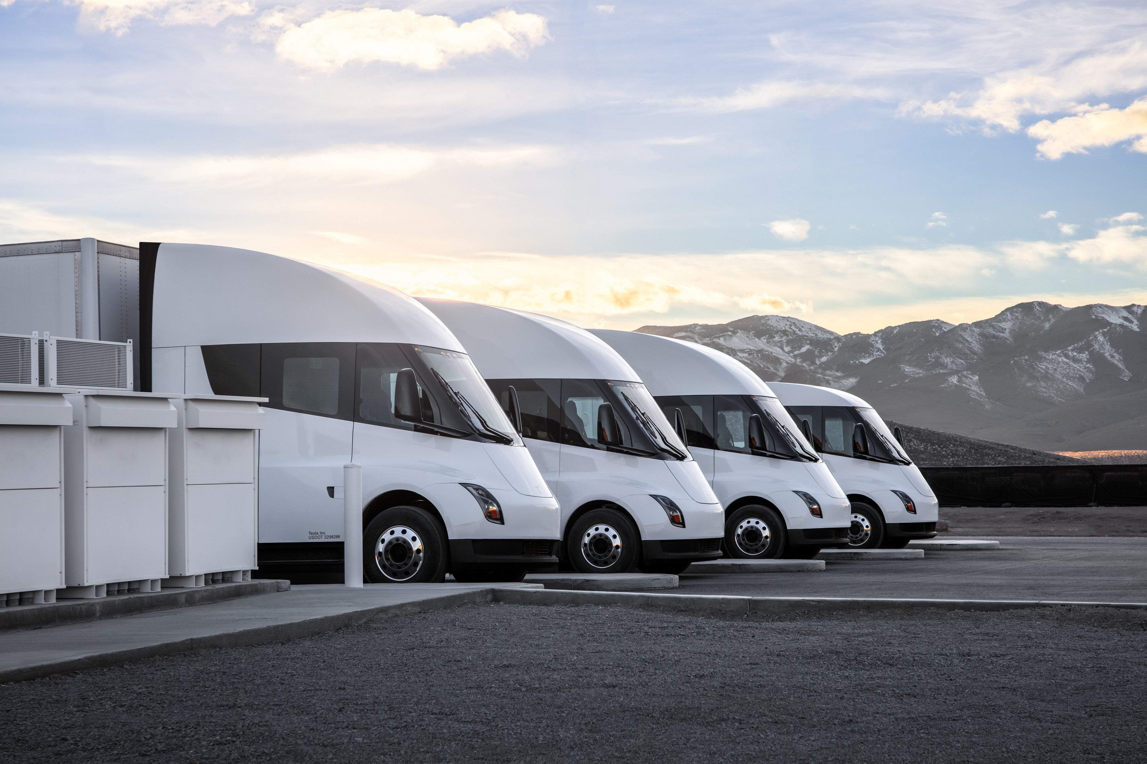 Tesla plans to make 50K Semi trucks by 2024